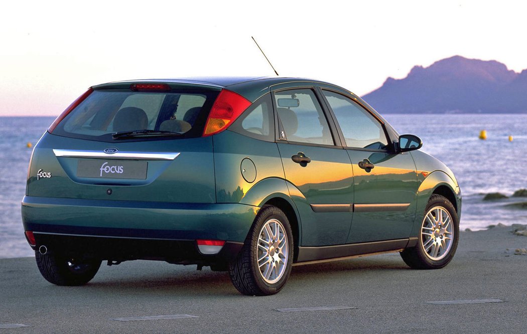 Ford Focus 5D (1998)