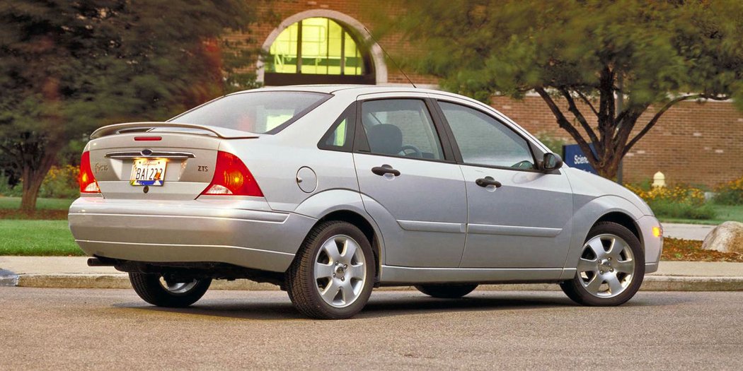 Ford Focus sedan USA (1998)