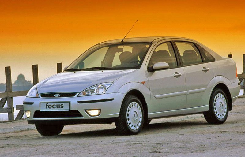 Ford Focus sedan (2001)