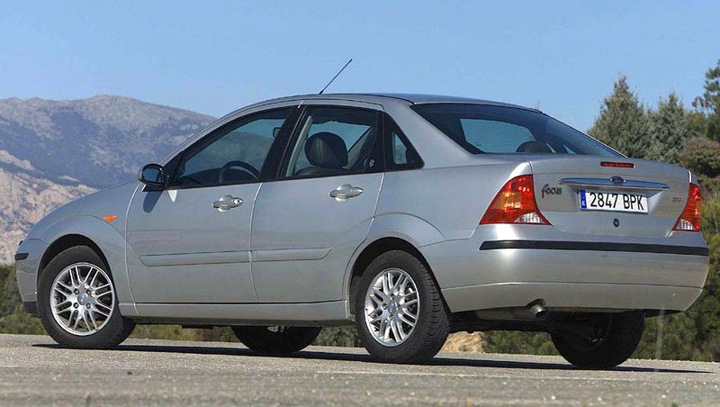 Ford Focus sedan (2001)