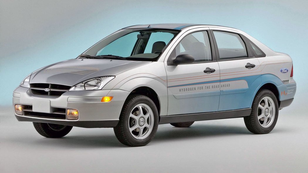 Ford Focus sedan FCV (2002)