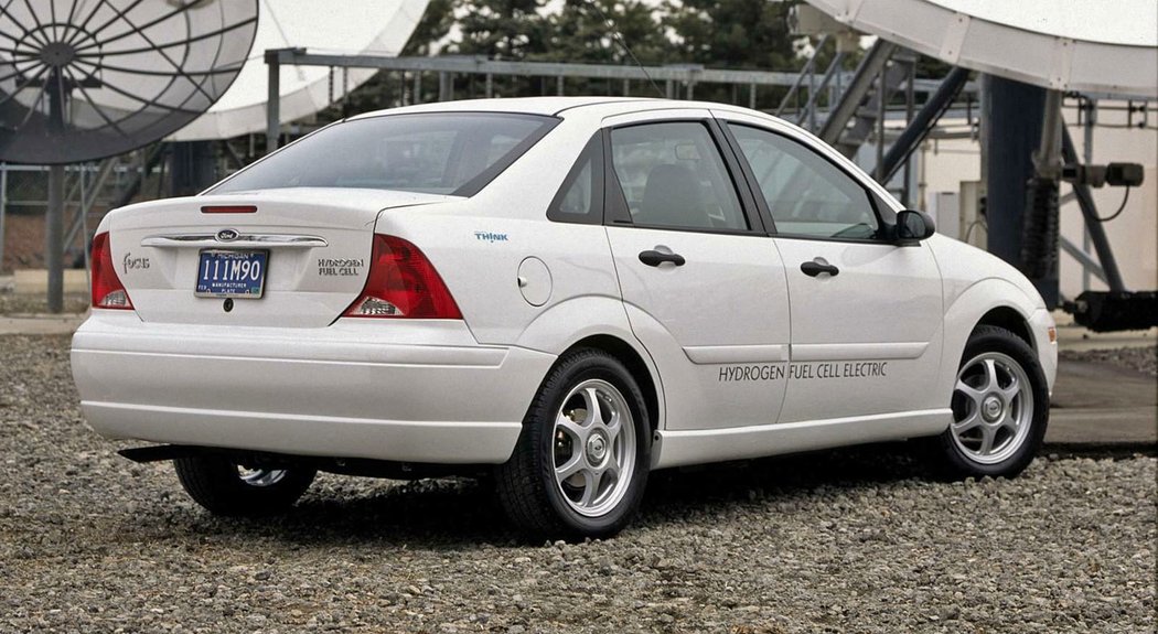 Ford Focus sedan FCV (2002)