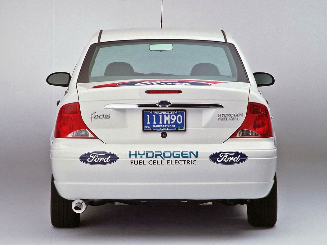 Ford Focus sedan FCV (2002)