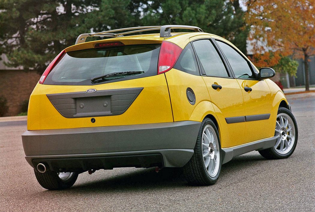 Ford Focus 5D Performance Concept (2003)