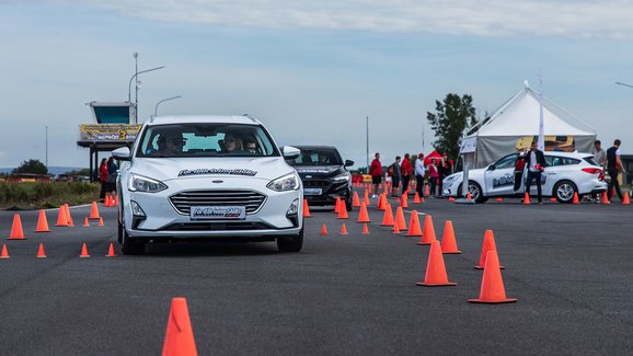 Absolvovali jsme kurz pro mladé řidiče: Pouze autoškola nestačí