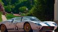 Extrémně vzácný klasický závodní vůz Ford GT 40 byl vyroben společností Ford Advanced Vehicles v Anglii a dnes je jen jedním ze dvou dochovaných exemplářů. Závodili v něm Maurice Trintignant a Guy Ligier v roce 1965 v závodě 24 hodin Le Mans. Očekává se, že se v dražbě prodá mezi 7,5 a 10 miliony dolarů.