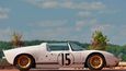 Extrémně vzácný klasický závodní vůz Ford GT 40 byl vyroben společností Ford Advanced Vehicles v Anglii a dnes je jen jedním ze dvou dochovaných exemplářů. Závodili v něm Maurice Trintignant a Guy Ligier v roce 1965 v závodě 24 hodin Le Mans. Očekává se, že se v dražbě prodá mezi 7,5 a 10 miliony dolarů.