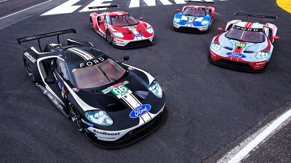 Ford GT se loučí s Le Mans v barvách slavných GT40 