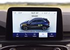 Dotykové obrazovky v autech by měly projít bezpečnostními testy, navrhují experti