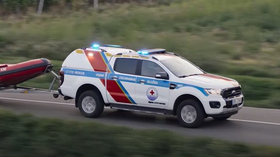 Ford unikátním videoprojektem vyzdvihuje hrdinství českých dobrovolníků