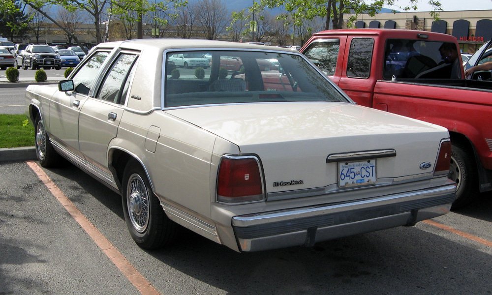 Vozy Ford LTD Crown Victoria jsou často k vidění v Kanadě. Od roku 1984 se vyráběl v kanadském Southwoldu (Ontario).