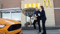 Ford mění kávový odpad z McDonaldu na kvalitnější součástky do aut