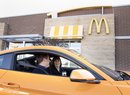 Ford mění kávový odpad z McDonaldu na kvalitnější součástky do aut