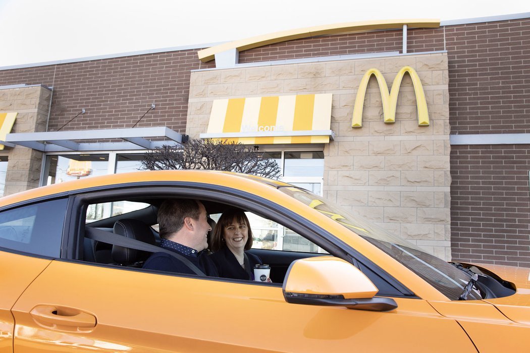 Ford mění kávový odpad z McDonaldu na kvalitnější součástky do aut