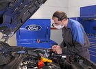 Mechanici Fordu opravují auta pomocí videohovorů s centrem technické pomoci