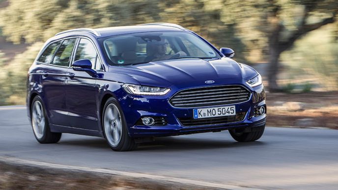 Ford Mondeo a Mercedes C mají silnou nadváhu, může být nelegální je řídit Ford Mondeo a Mercedes C mají silnou nadváhu, může být nelegální je řídit