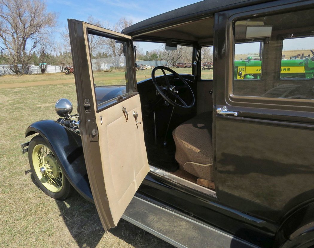 Ford Model A 4-door Sedan  (1929)