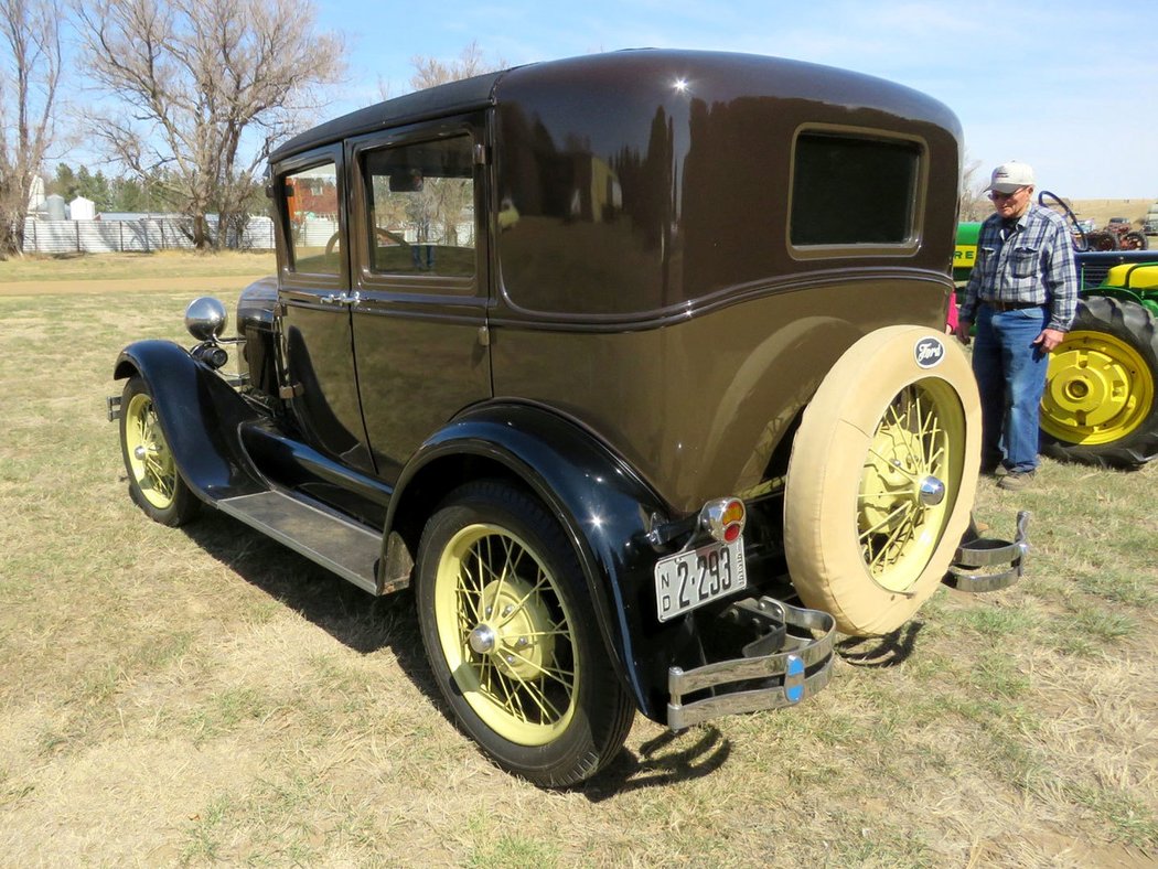 Ford Model A 4-door Sedan  (1929)