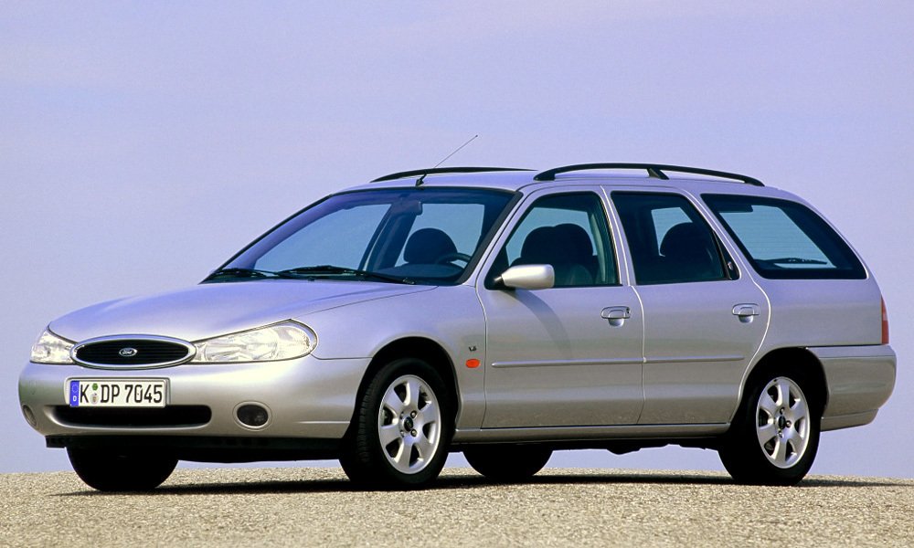 Faceliftem Fordu Mondeo první generace prošly v roce 1996 všechny tři verze karoserie, včetně kombi Turnier (na obrázku).