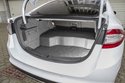 Mondeo HEV je výhradně sedanem, kufr se zmenšil na 383 litrů