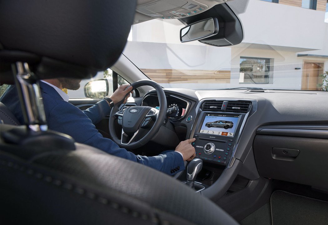 Ford Mondeo Hybrid