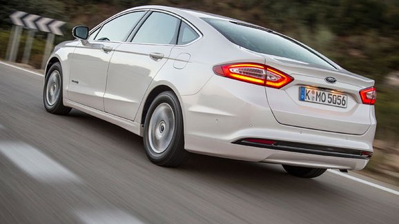 TEST Ford Mondeo HEV: První jízdní dojmy