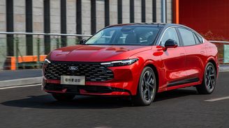 Ford Mondeo stále žije a dostal facelift! Není drahý a má úplně normální motory Ford Mondeo stále žije a dostal facelift! Není drahý a má úplně normální motory