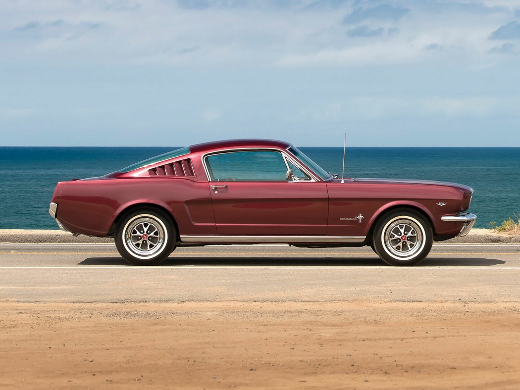 Ford Mustang A-Code 289/225 HP Fastback (1965)