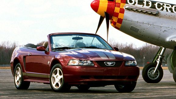 Ford Mustang IV (1994–2004): Jak se z Pony Car stával Muscle Car