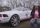 Strašlivý Mustang Hello Kitty kdysi býval musclecarem. A bude ještě sladší