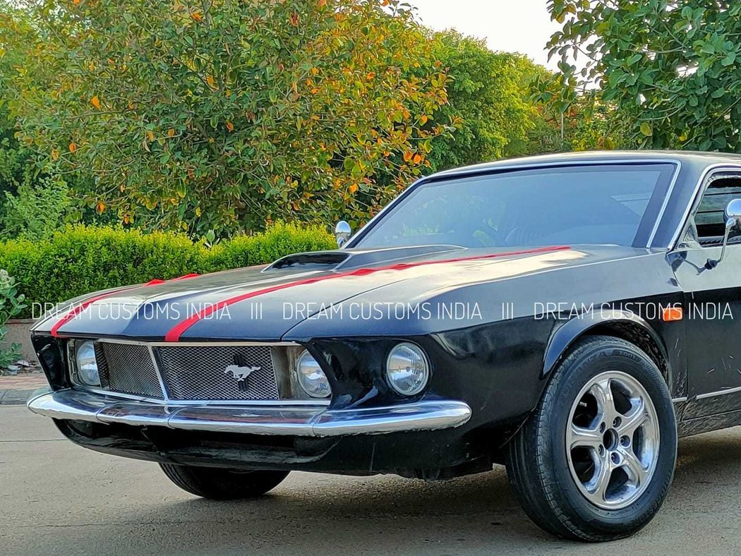 Ford Mustang 1969 replica