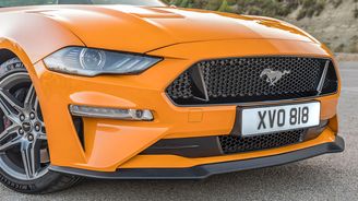 Ford oficiálně uvádí modernizovaný Mustang pro Evropu. Podívejte se na nejnovější verzi kultovního auta