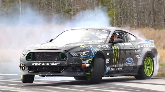 Video: Vaughn Gittin Jr. a jeho nový Ford Mustang RTR v akci