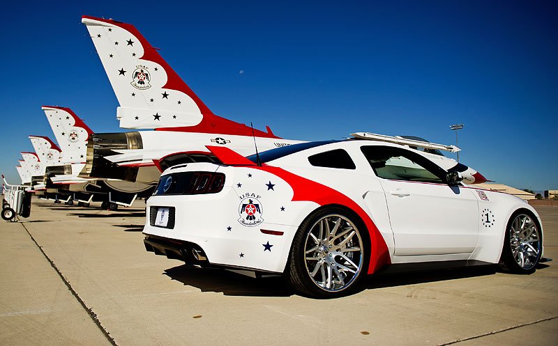 U.S. Air Force Thunderbirds Edition Ford Mustang GT
