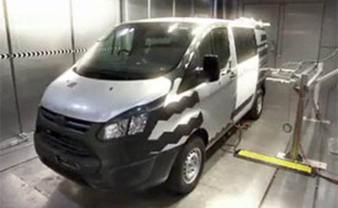 Ford Transit Custom: Testování dveří (video)