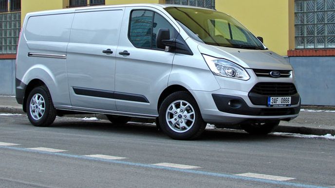 Ford Transit Custom 310 LWB: Silák bez nároků Ford Transit Custom 310 LWB: Silák bez nároků