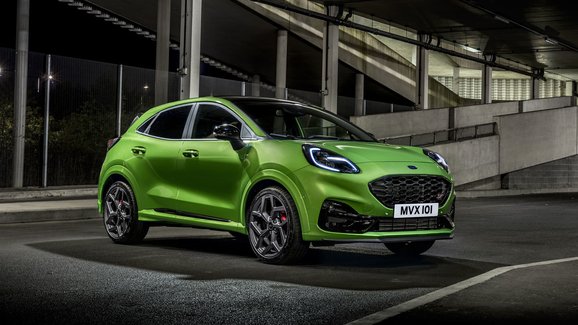 Ford Puma ST zná české ceny. Ostrý crossover s tříválcem pořídíte ve dvou stupních výbavy