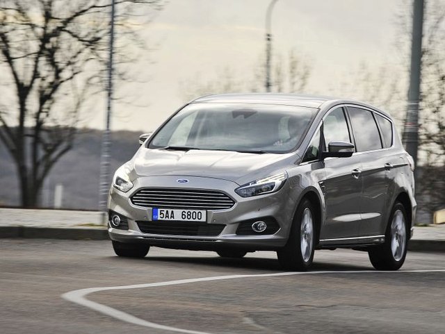 Ford S-Max 2.0 TDCi/132 kW PowerShift Titanium