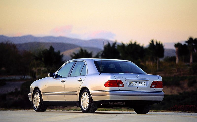 Mercedes-Benz W210