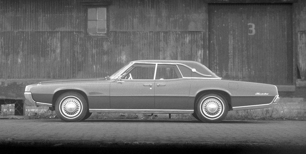 Ford Thunderbird Landau Sedan (1967)