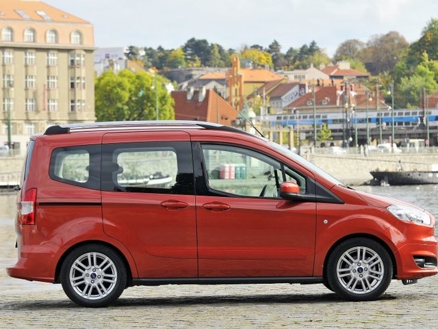 Ford Tourneo Courier 1.0 EcoBoost