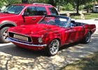 Ford Mustang 1968 s motorem ze Supry má 418 koní (2x video)