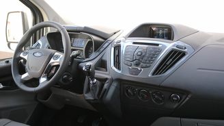 verze používala Sync 2, který neumí zrcadlit telefon. verze používala Sync 2, který neumí zrcadlit telefon.