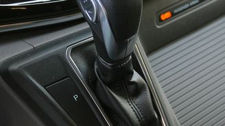 Občas můžete narazit na samočinnou 6F55 vyráběnou Fordem. Občas můžete narazit na samočinnou 6F55 vyráběnou Fordem.