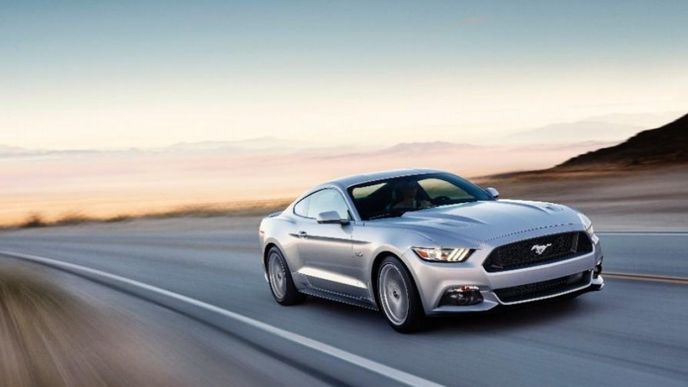 Ford ukázal nový Mustang, nabídne ho i v Evropě