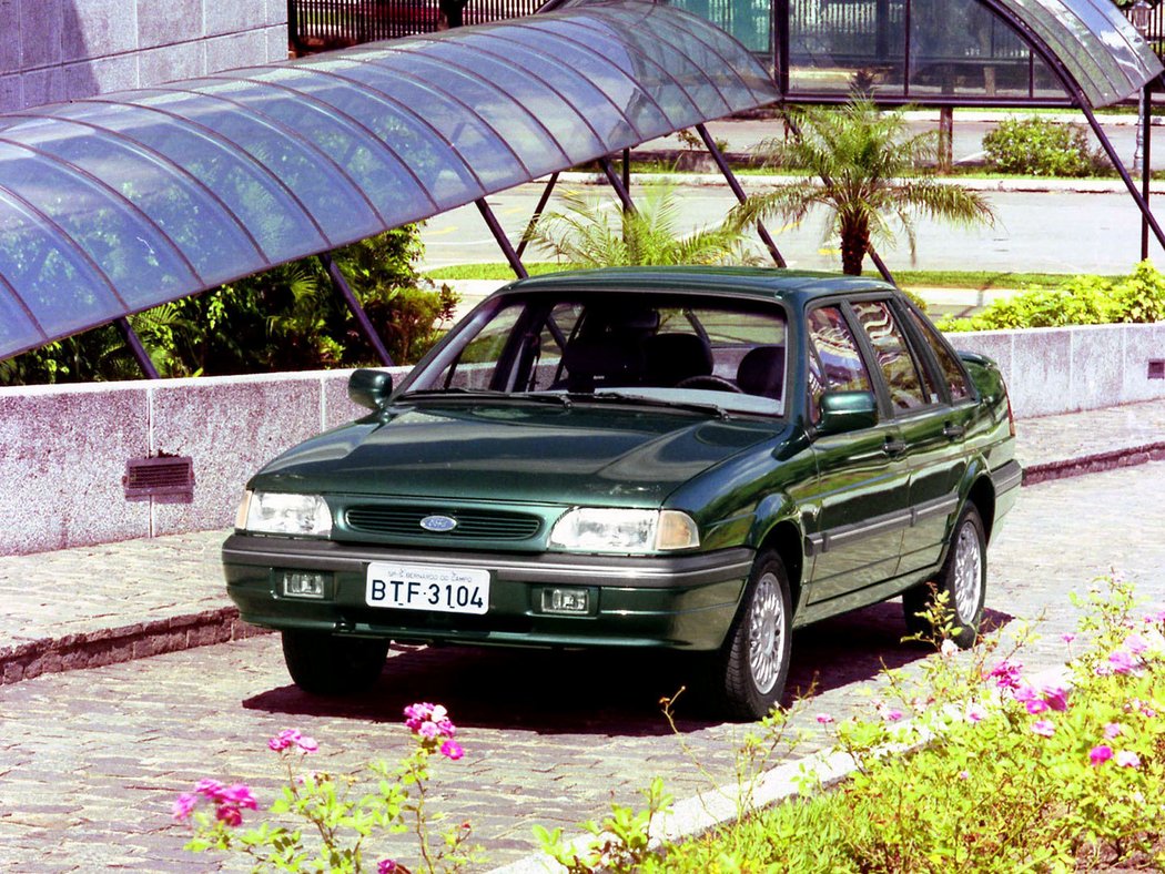 Ford Versailles (1996)