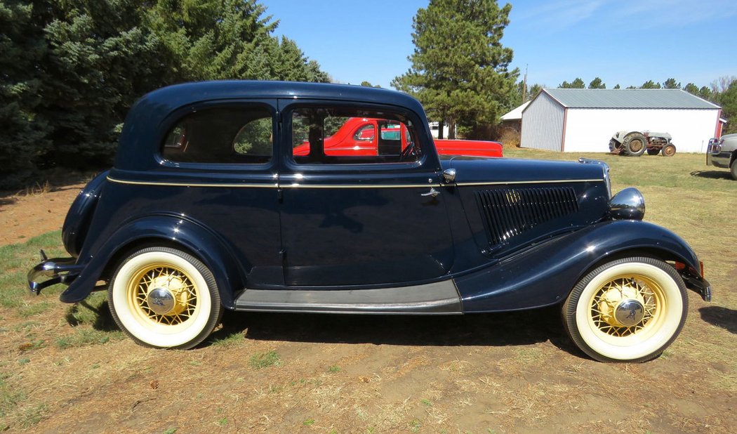 Ford Victoria 2-door Sedan (1934)