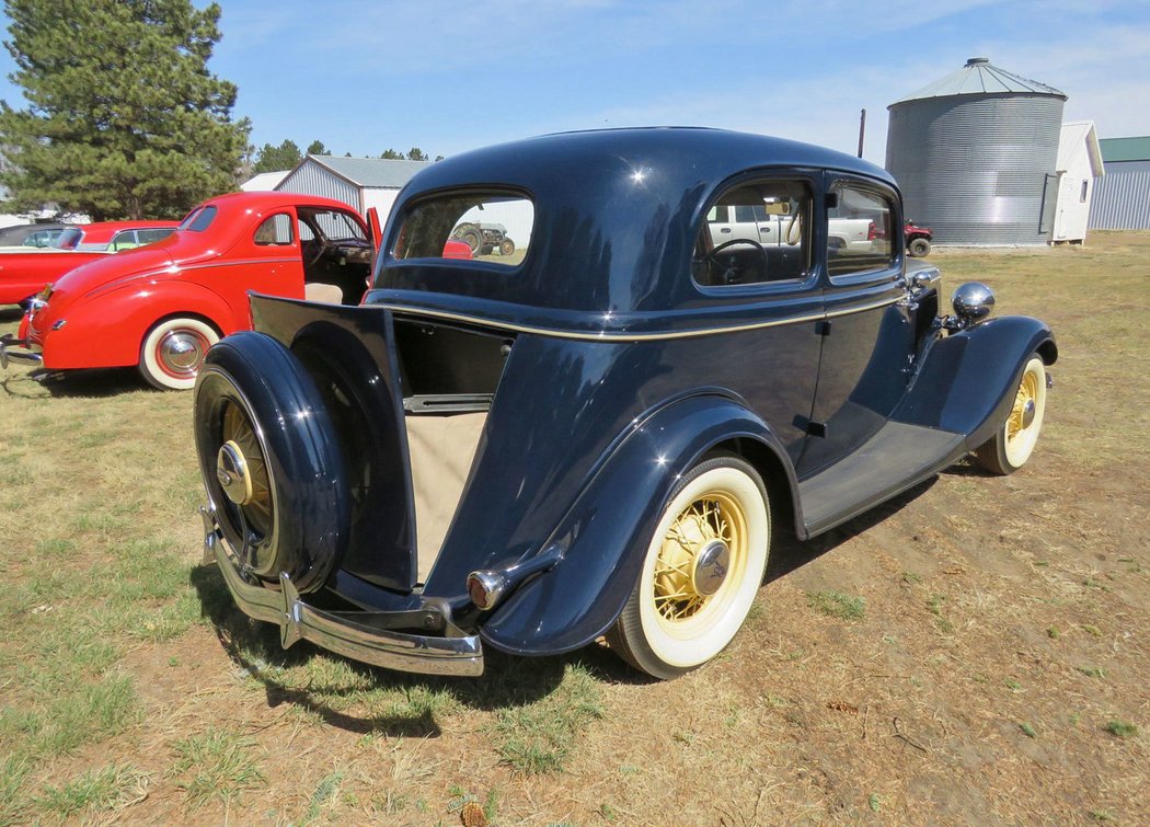 Ford Victoria 2-door Sedan (1934)