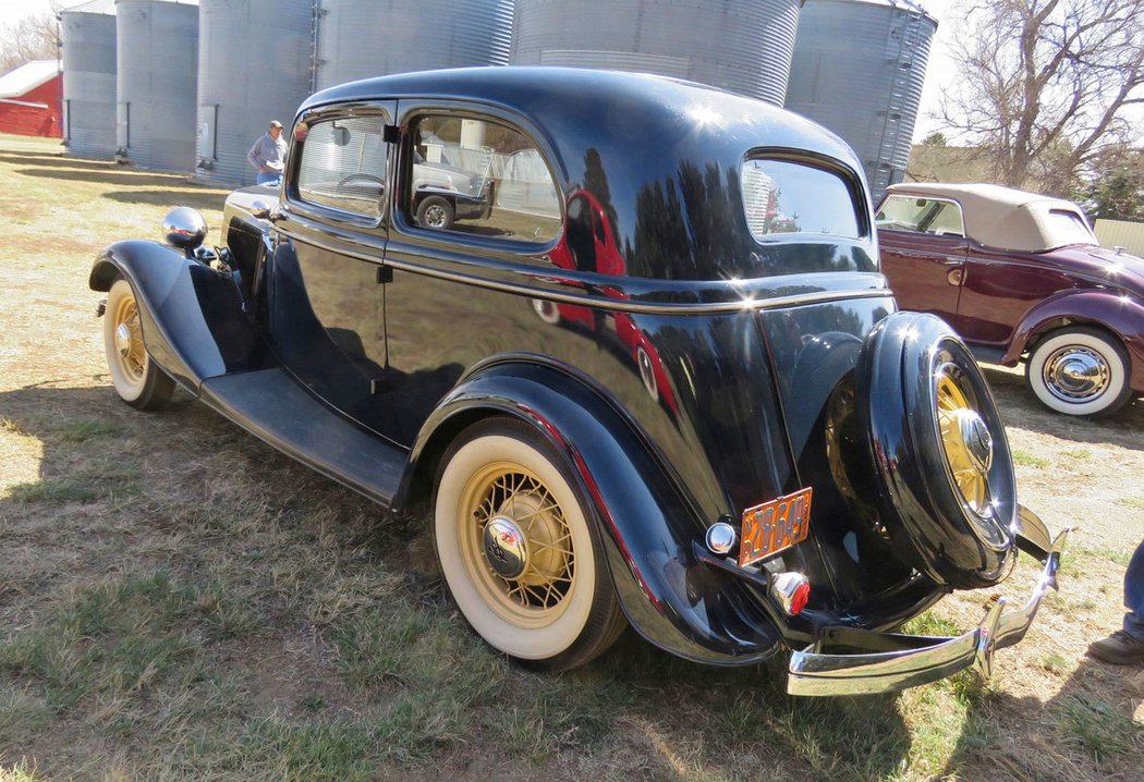 Ford Victoria 2-door Sedan (1934)