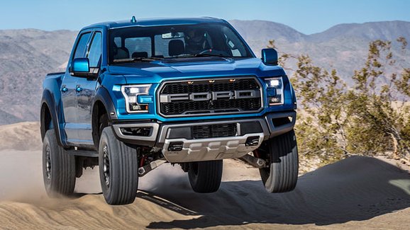 Ford F-150 Raptor má v modelovém roce 2019 ještě lépe skákat